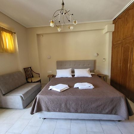Paradise Bar Apartments Plános 外观 照片