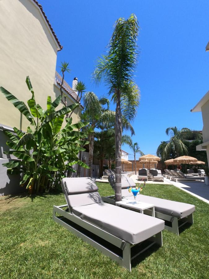 Paradise Bar Apartments Plános 外观 照片