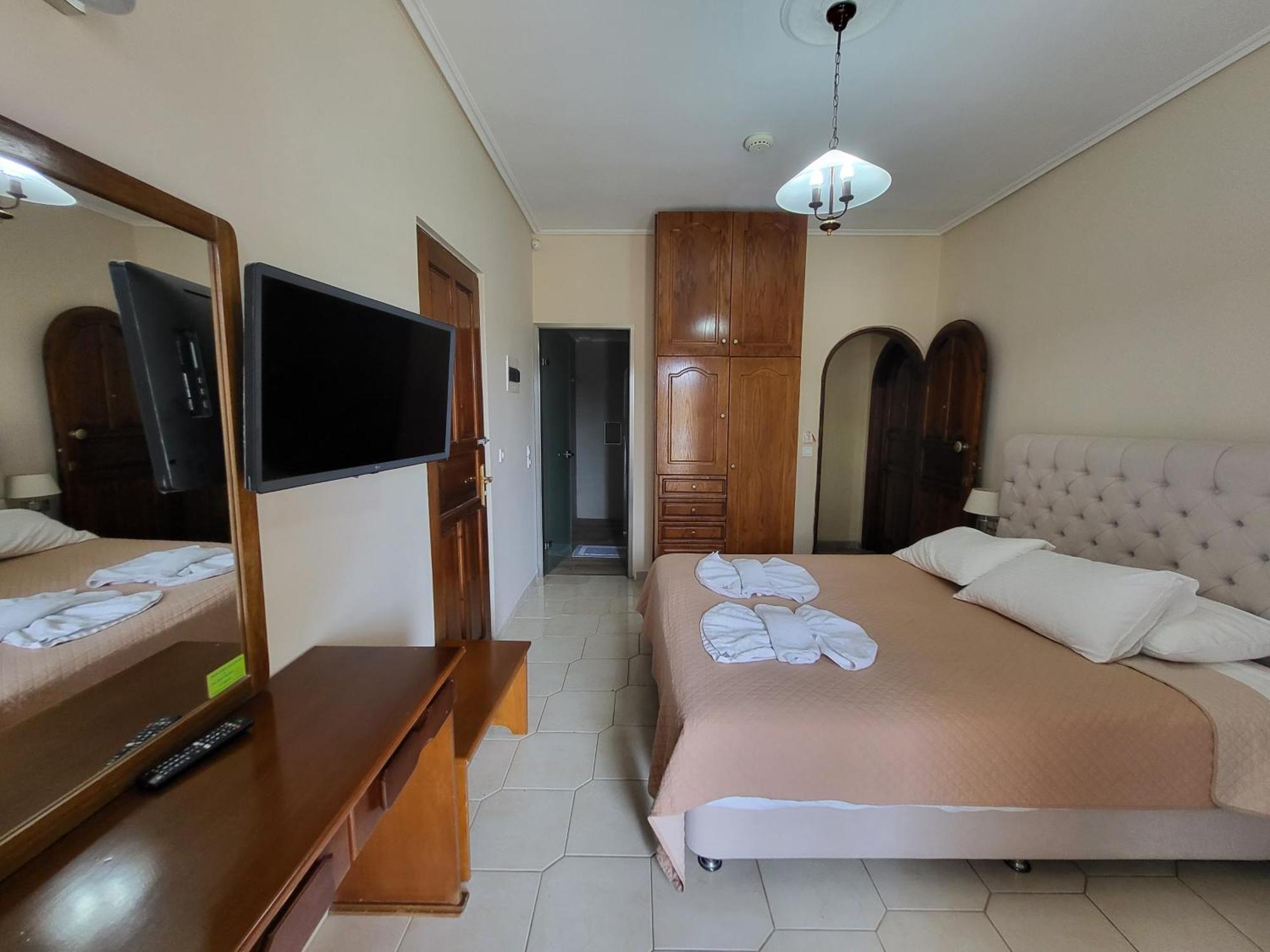 Paradise Bar Apartments Plános 外观 照片