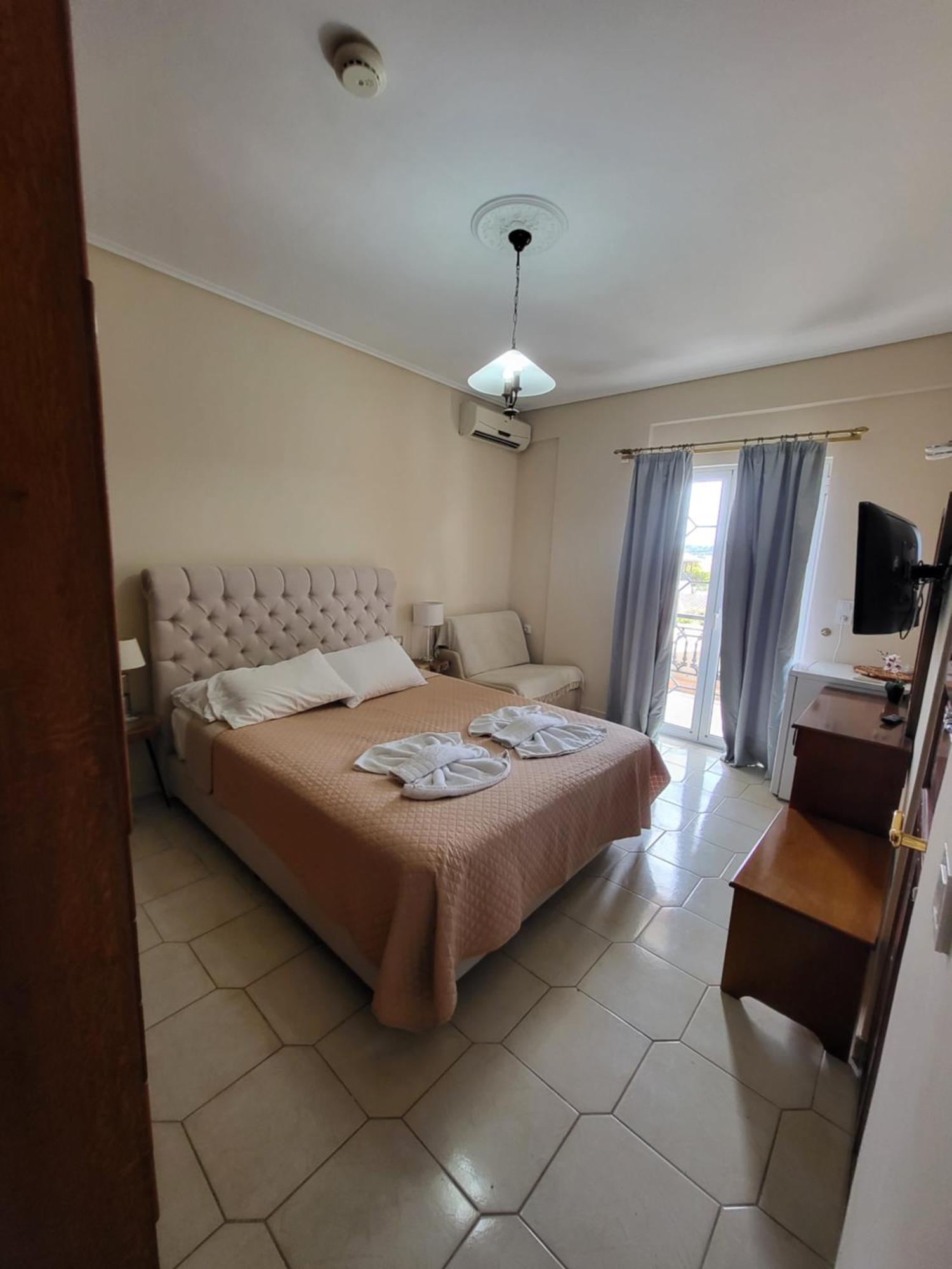 Paradise Bar Apartments Plános 外观 照片