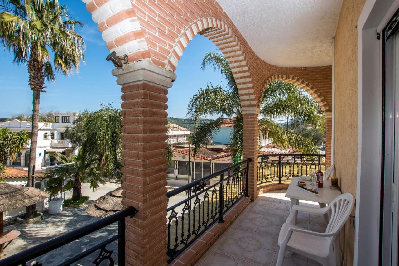 Paradise Bar Apartments Plános 外观 照片