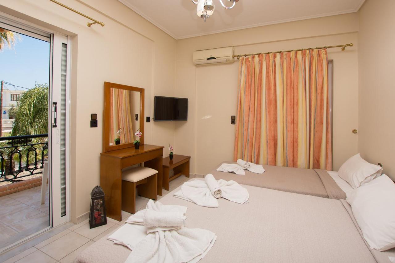Paradise Bar Apartments Plános 外观 照片