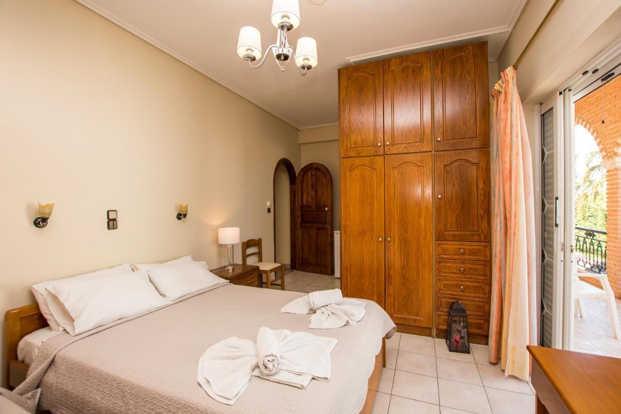 Paradise Bar Apartments Plános 外观 照片
