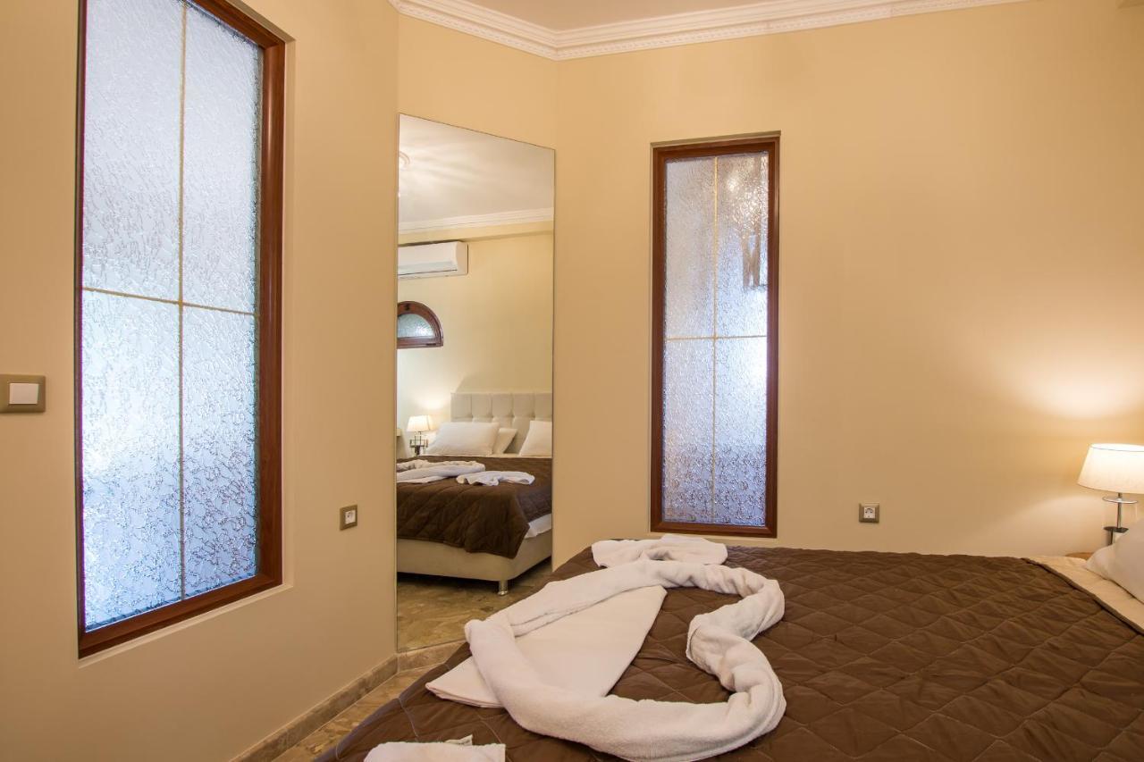 Paradise Bar Apartments Plános 外观 照片