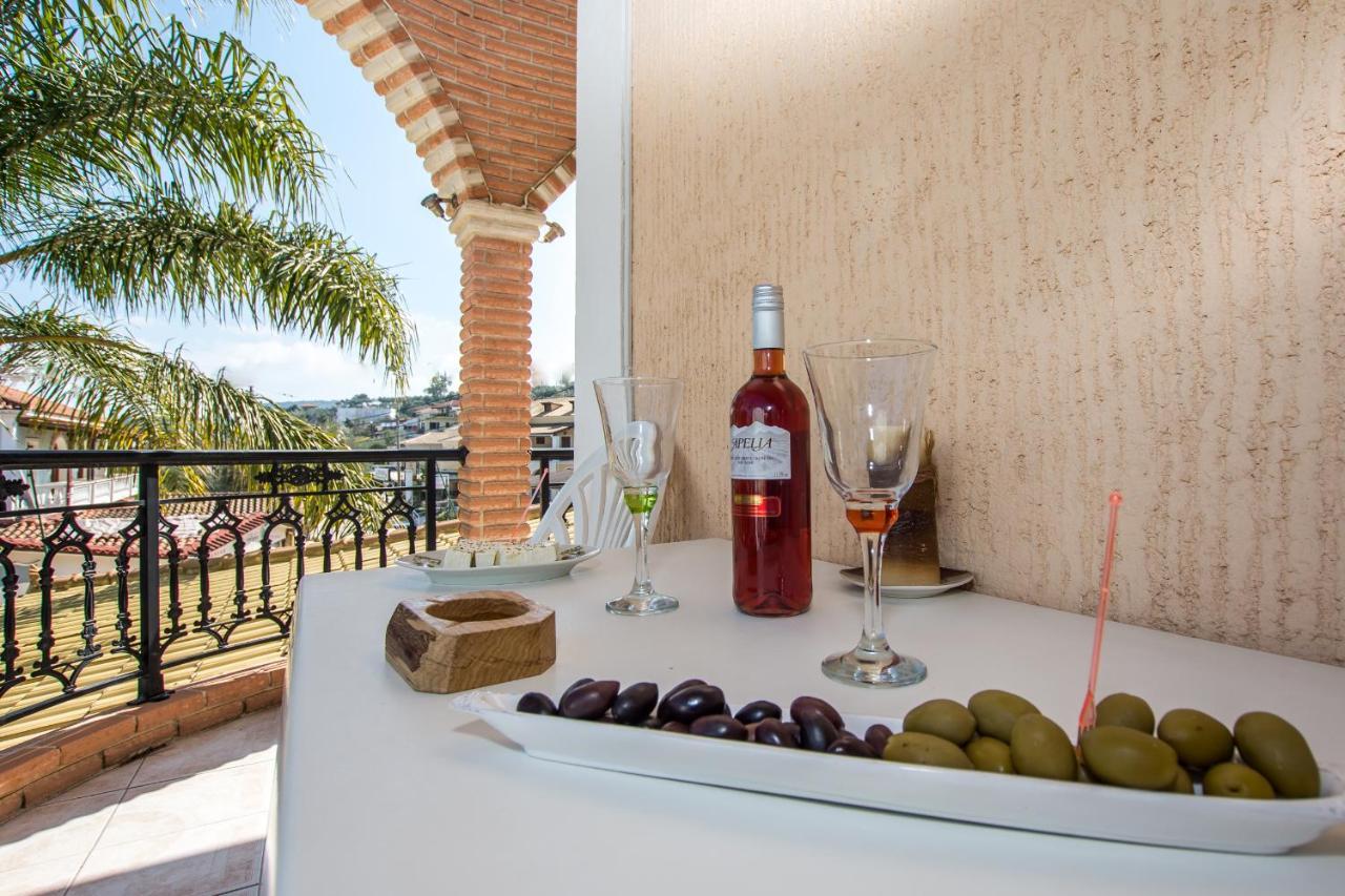 Paradise Bar Apartments Plános 外观 照片