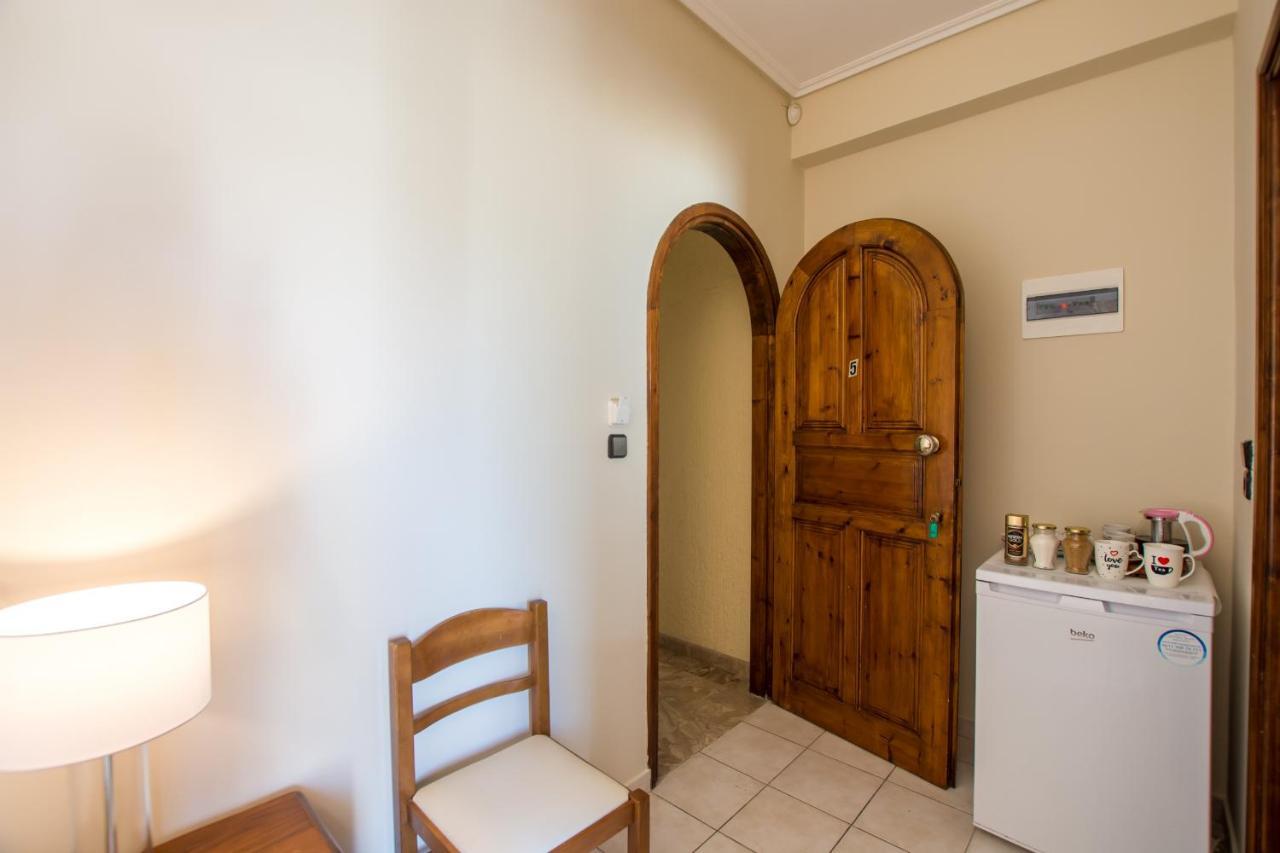 Paradise Bar Apartments Plános 外观 照片