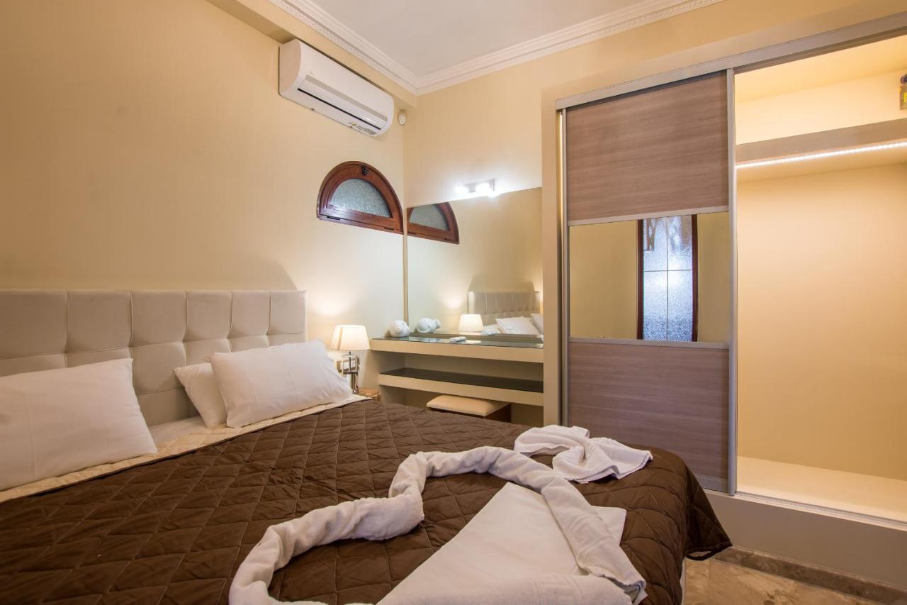 Paradise Bar Apartments Plános 外观 照片